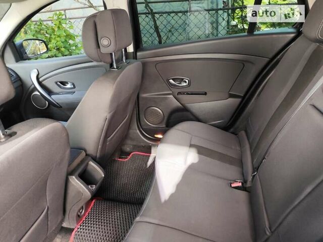 Чорний Рено Меган, об'ємом двигуна 1.9 л та пробігом 285 тис. км за 7600 $, фото 3 на Automoto.ua