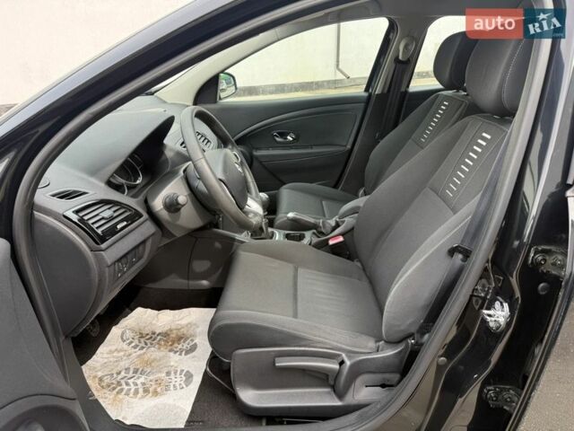 Чорний Рено Меган, об'ємом двигуна 1.46 л та пробігом 220 тис. км за 6600 $, фото 42 на Automoto.ua