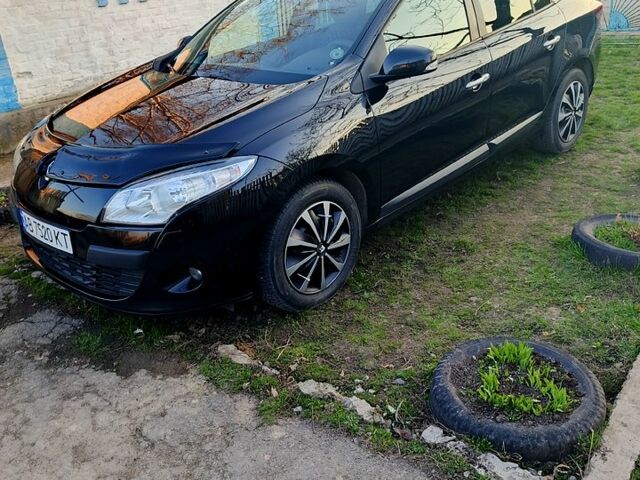 Черный Рено Меган, объемом двигателя 1.5 л и пробегом 246 тыс. км за 6750 $, фото 2 на Automoto.ua