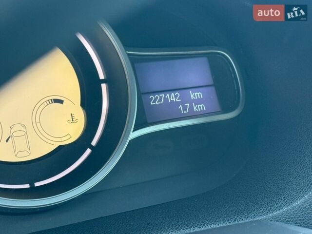 Черный Рено Меган, объемом двигателя 1.5 л и пробегом 227 тыс. км за 6550 $, фото 47 на Automoto.ua