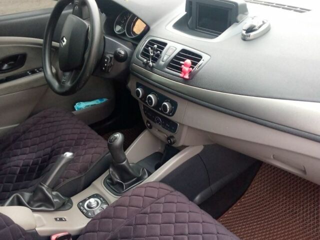 Черный Рено Меган, объемом двигателя 1.6 л и пробегом 220 тыс. км за 8300 $, фото 7 на Automoto.ua