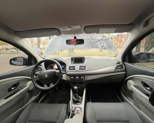 Чорний Рено Меган, об'ємом двигуна 1.6 л та пробігом 146 тис. км за 8200 $, фото 1 на Automoto.ua