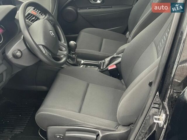 Чорний Рено Меган, об'ємом двигуна 1.46 л та пробігом 303 тис. км за 7000 $, фото 2 на Automoto.ua