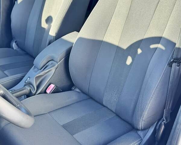 Чорний Рено Меган, об'ємом двигуна 1.6 л та пробігом 213 тис. км за 7500 $, фото 23 на Automoto.ua