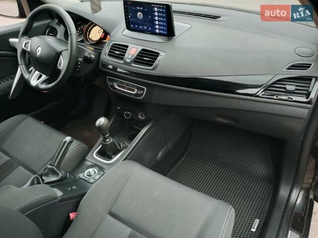 Черный Рено Меган, объемом двигателя 1.4 л и пробегом 225 тыс. км за 7500 $, фото 5 на Automoto.ua
