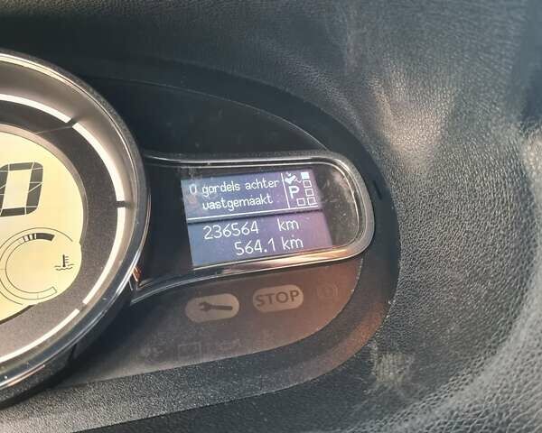 Черный Рено Меган, объемом двигателя 1.46 л и пробегом 236 тыс. км за 7800 $, фото 67 на Automoto.ua