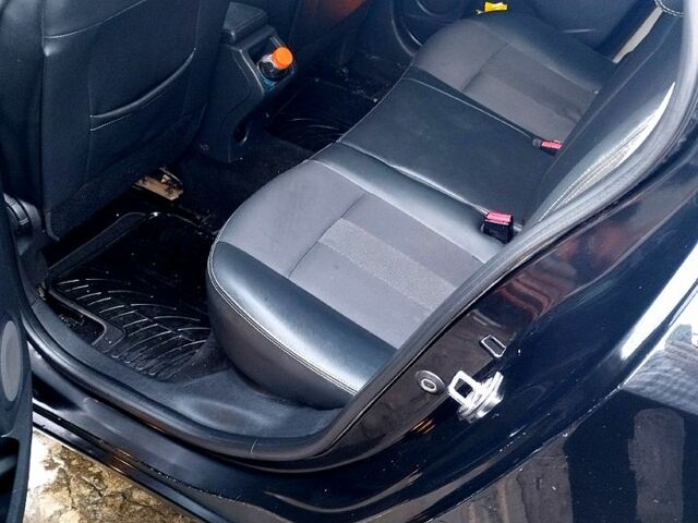 Черный Рено Меган, объемом двигателя 1.5 л и пробегом 236 тыс. км за 6600 $, фото 5 на Automoto.ua