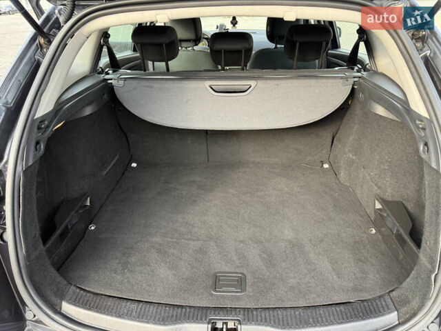 Рено Меган 2011 у Нововолинськ на Automoto.ua Чорний Рено Меган, об'ємом двигуна 1.46 л та пробігом 229 тис. км за 6500 $, фото 23 на Automoto.ua