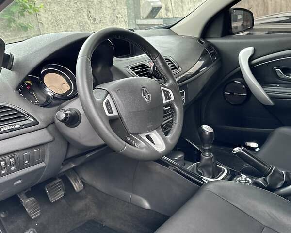 Черный Рено Меган, объемом двигателя 1.4 л и пробегом 306 тыс. км за 7000 $, фото 12 на Automoto.ua