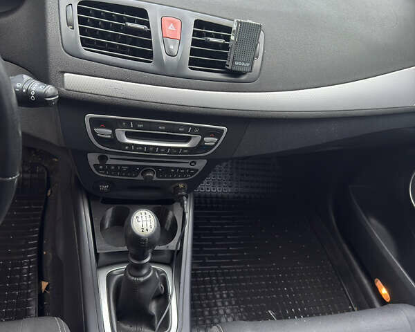 Черный Рено Меган, объемом двигателя 1.46 л и пробегом 320 тыс. км за 7500 $, фото 9 на Automoto.ua