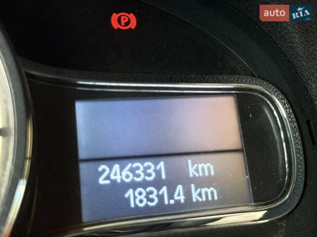 Рено Меган 2012 в Луцке на Automoto.ua Черный Рено Меган, объемом двигателя 1.46 л и пробегом 246 тыс. км за 7600 $, фото 25 на Automoto.ua