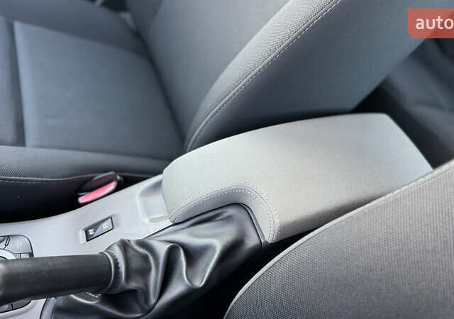 Черный Рено Меган, объемом двигателя 1.6 л и пробегом 199 тыс. км за 7900 $, фото 85 на Automoto.ua