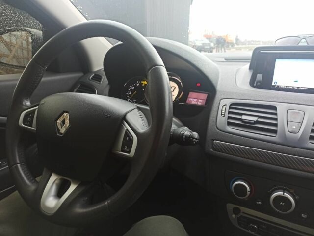 Рено Меган 2012 в Чугуеве на Automoto.ua Черный Рено Меган, объемом двигателя 0 л и пробегом 248 тыс. км за 7400 $, фото 4 на Automoto.ua