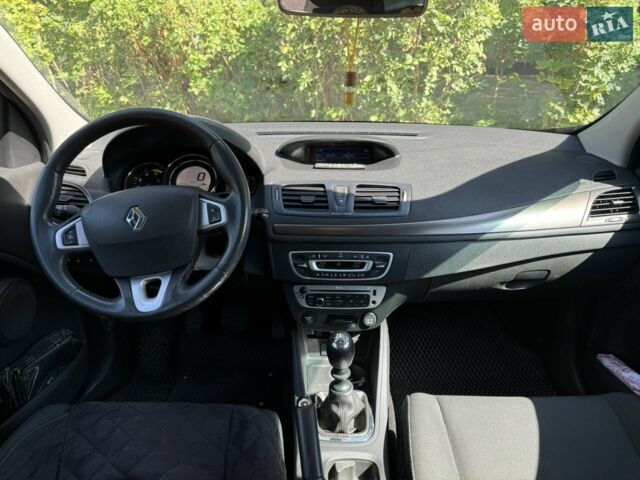 Черный Рено Меган, объемом двигателя 1.46 л и пробегом 203 тыс. км за 8300 $, фото 4 на Automoto.ua
