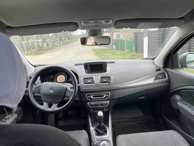 Чорний Рено Меган, об'ємом двигуна 1.5 л та пробігом 207 тис. км за 7699 $, фото 6 на Automoto.ua