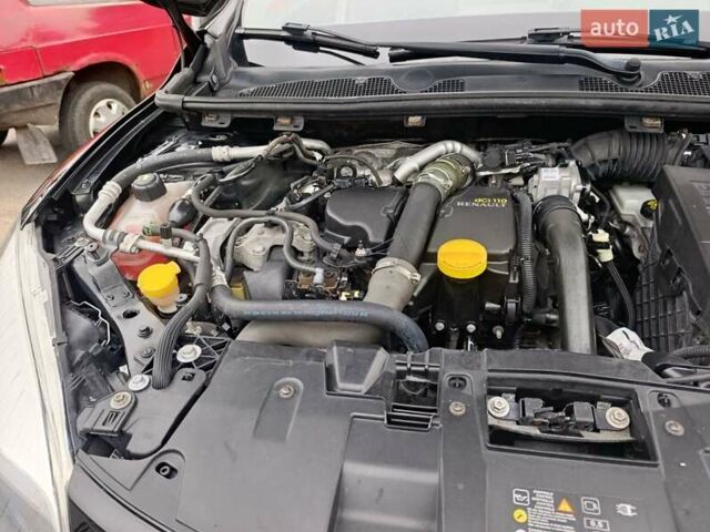 Черный Рено Меган, объемом двигателя 1.5 л и пробегом 257 тыс. км за 9700 $, фото 31 на Automoto.ua