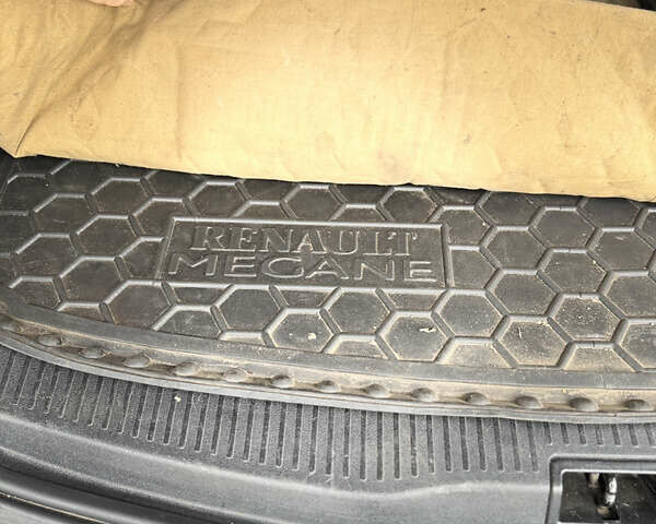 Черный Рено Меган, объемом двигателя 1.5 л и пробегом 240 тыс. км за 8200 $, фото 15 на Automoto.ua