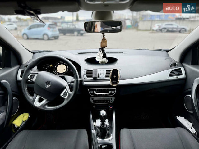 Черный Рено Меган, объемом двигателя 1.5 л и пробегом 240 тыс. км за 8200 $, фото 26 на Automoto.ua