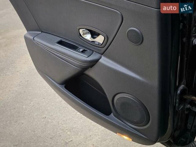 Черный Рено Меган, объемом двигателя 1.46 л и пробегом 238 тыс. км за 8900 $, фото 69 на Automoto.ua