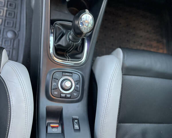 Черный Рено Меган, объемом двигателя 1.5 л и пробегом 139 тыс. км за 10500 $, фото 17 на Automoto.ua