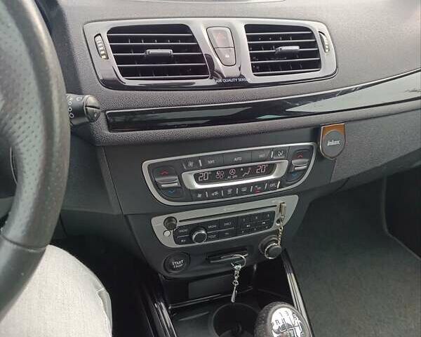 Черный Рено Меган, объемом двигателя 1.46 л и пробегом 258 тыс. км за 8100 $, фото 9 на Automoto.ua