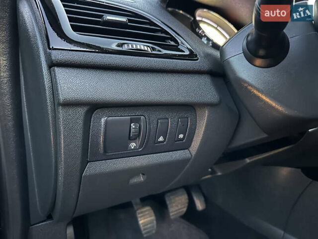 Черный Рено Меган, объемом двигателя 1.5 л и пробегом 270 тыс. км за 8900 $, фото 44 на Automoto.ua