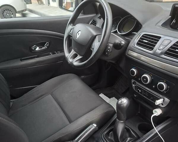 Черный Рено Меган, объемом двигателя 1.5 л и пробегом 400 тыс. км за 6700 $, фото 2 на Automoto.ua