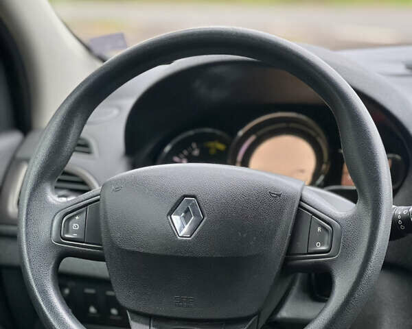 Черный Рено Меган, объемом двигателя 1.46 л и пробегом 221 тыс. км за 8100 $, фото 35 на Automoto.ua