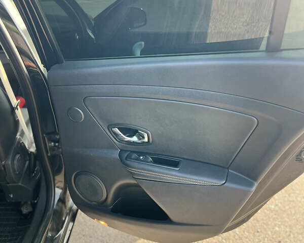 Черный Рено Меган, объемом двигателя 1.46 л и пробегом 300 тыс. км за 6999 $, фото 24 на Automoto.ua