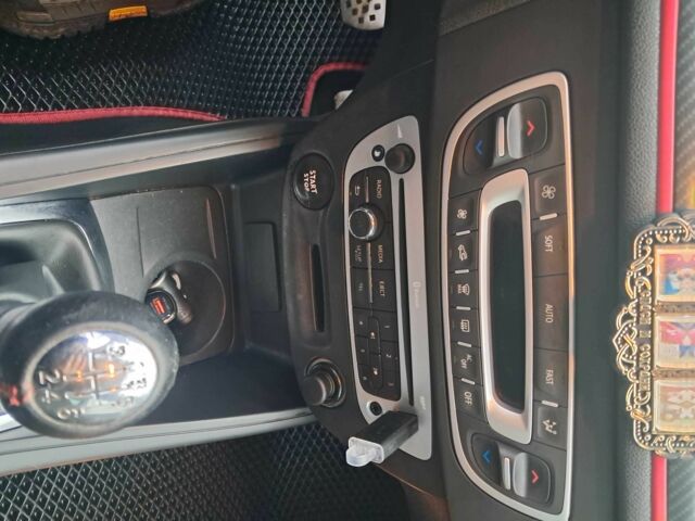 Чорний Рено Меган, об'ємом двигуна 1.5 л та пробігом 251 тис. км за 8300 $, фото 4 на Automoto.ua