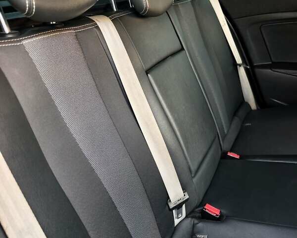 Черный Рено Меган, объемом двигателя 1.4 л и пробегом 187 тыс. км за 7100 $, фото 24 на Automoto.ua