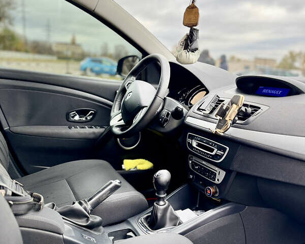 Черный Рено Меган, объемом двигателя 1.5 л и пробегом 240 тыс. км за 8200 $, фото 21 на Automoto.ua