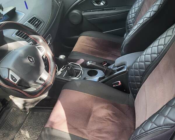 Чорний Рено Меган, об'ємом двигуна 1.46 л та пробігом 237 тис. км за 7500 $, фото 5 на Automoto.ua