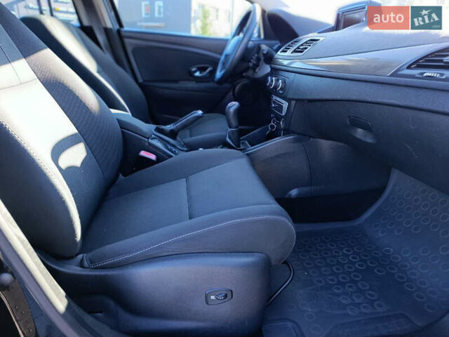 Чорний Рено Меган, об'ємом двигуна 1.6 л та пробігом 183 тис. км за 7500 $, фото 28 на Automoto.ua