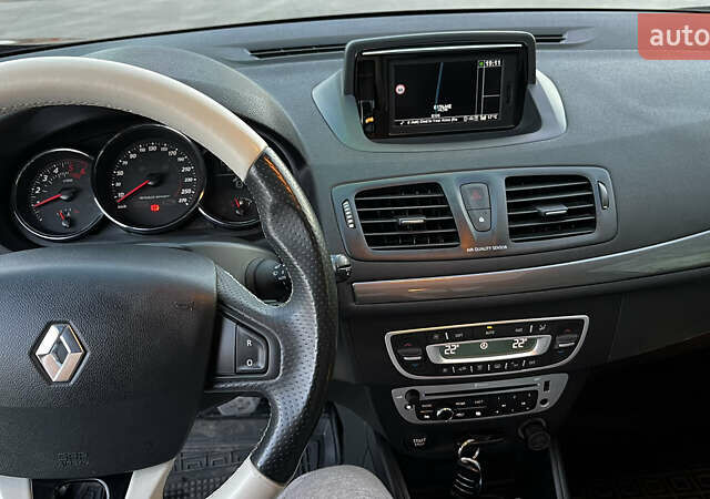 Черный Рено Меган, объемом двигателя 1.5 л и пробегом 139 тыс. км за 10500 $, фото 25 на Automoto.ua