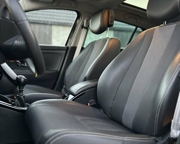 Черный Рено Меган, объемом двигателя 1.5 л и пробегом 270 тыс. км за 8900 $, фото 31 на Automoto.ua