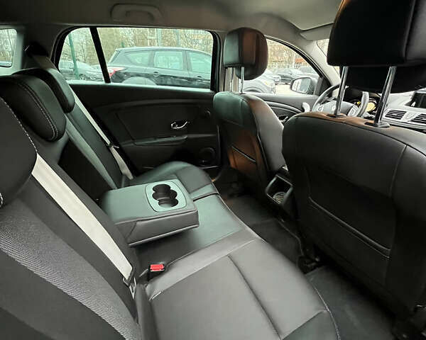 Черный Рено Меган, объемом двигателя 1.46 л и пробегом 239 тыс. км за 8500 $, фото 21 на Automoto.ua