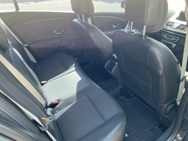 Черный Рено Меган, объемом двигателя 1.5 л и пробегом 274 тыс. км за 7800 $, фото 6 на Automoto.ua