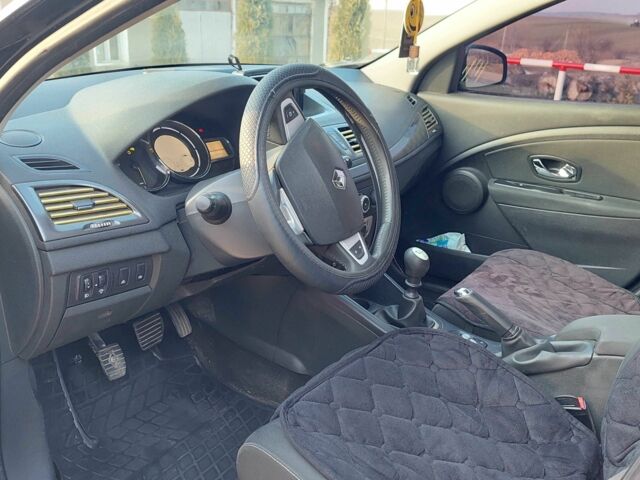 Черный Рено Меган, объемом двигателя 1.5 л и пробегом 240 тыс. км за 6500 $, фото 7 на Automoto.ua