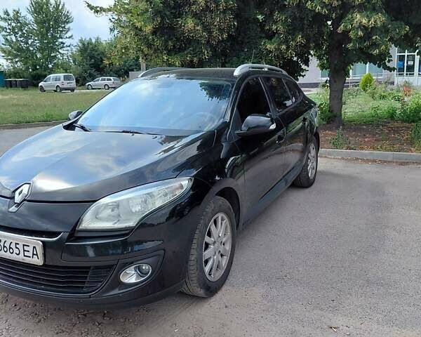 Рено Меган 2012 в Чернигове на Automoto.ua Черный Рено Меган, объемом двигателя 1.5 л и пробегом 260 тыс. км за 9600 $, фото 5 на Automoto.ua