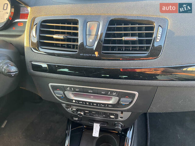 Черный Рено Меган, объемом двигателя 1.5 л и пробегом 313 тыс. км за 7699 $, фото 6 на Automoto.ua