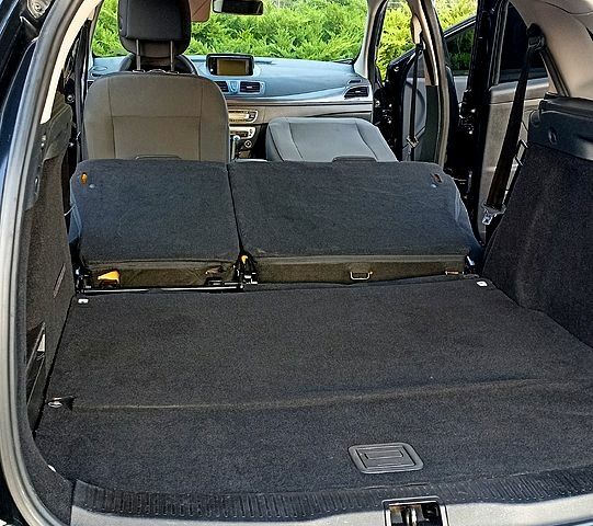 Черный Рено Меган, объемом двигателя 1.5 л и пробегом 273 тыс. км за 7700 $, фото 7 на Automoto.ua