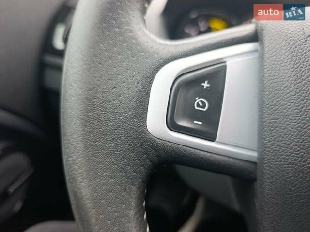 Черный Рено Меган, объемом двигателя 1.5 л и пробегом 257 тыс. км за 9700 $, фото 24 на Automoto.ua