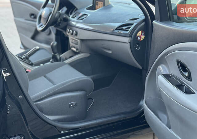 Черный Рено Меган, объемом двигателя 1.6 л и пробегом 199 тыс. км за 7900 $, фото 81 на Automoto.ua