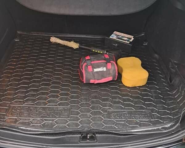 Чорний Рено Меган, об'ємом двигуна 1.46 л та пробігом 251 тис. км за 8300 $, фото 6 на Automoto.ua