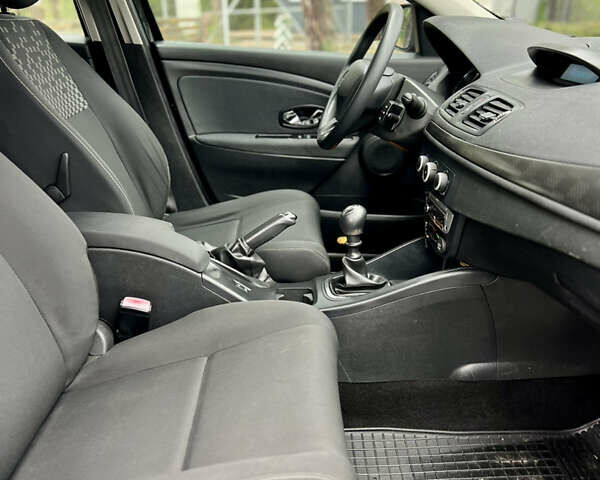 Черный Рено Меган, объемом двигателя 1.46 л и пробегом 221 тыс. км за 8100 $, фото 30 на Automoto.ua