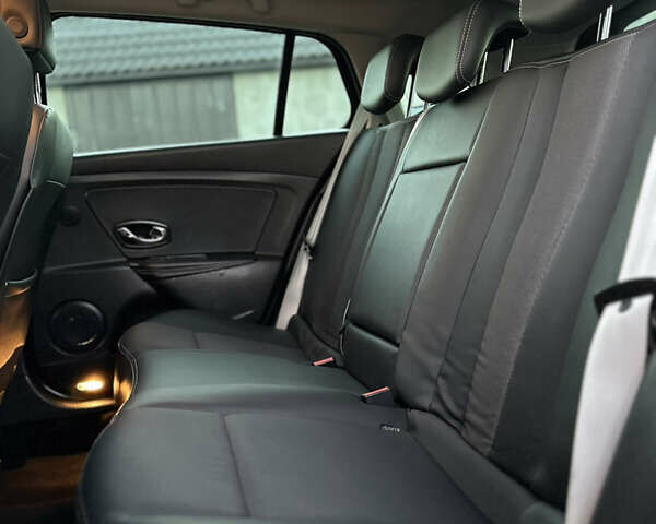 Черный Рено Меган, объемом двигателя 1.5 л и пробегом 270 тыс. км за 8900 $, фото 39 на Automoto.ua