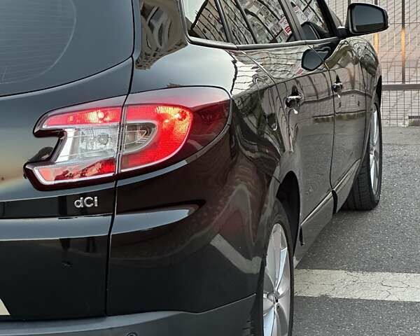 Рено Меган 2012 в Николаеве на Automoto.ua Черный Рено Меган, объемом двигателя 1.5 л и пробегом 275 тыс. км за 7700 $, фото 15 на Automoto.ua