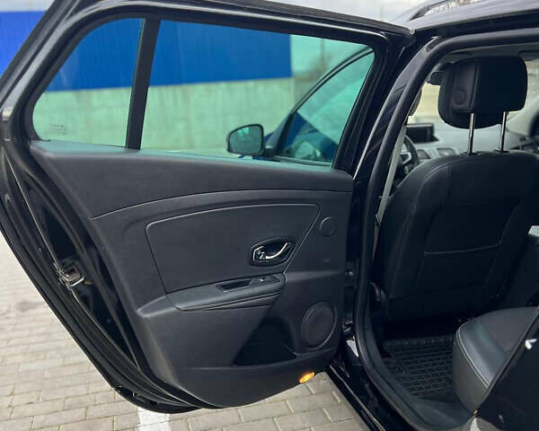 Черный Рено Меган, объемом двигателя 1.46 л и пробегом 216 тыс. км за 8500 $, фото 11 на Automoto.ua