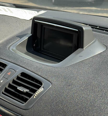 Черный Рено Меган, объемом двигателя 1.5 л и пробегом 210 тыс. км за 9400 $, фото 24 на Automoto.ua